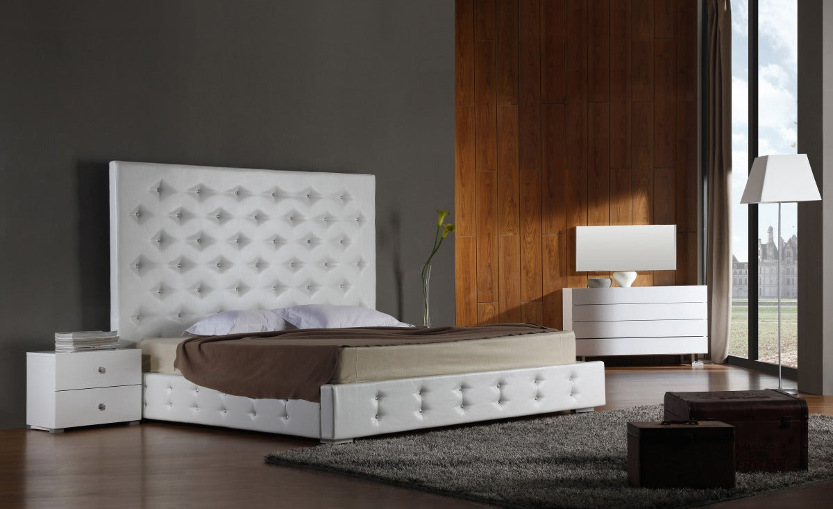 California King Elbrus White Modern Leather Platform Bed