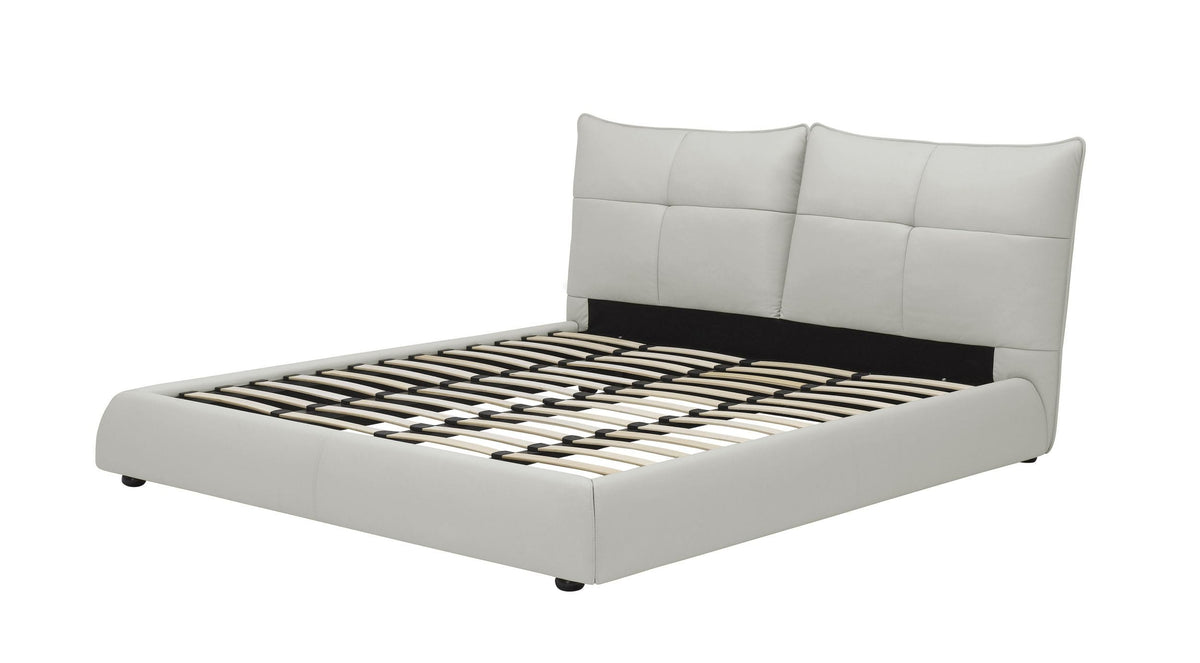 Mielcasa | White Modrest Patrick Queen Modern White Leather Bed | SKU VGKKB-75X-BED-Q | MPN: 78203 | Free Delivery & Free Return