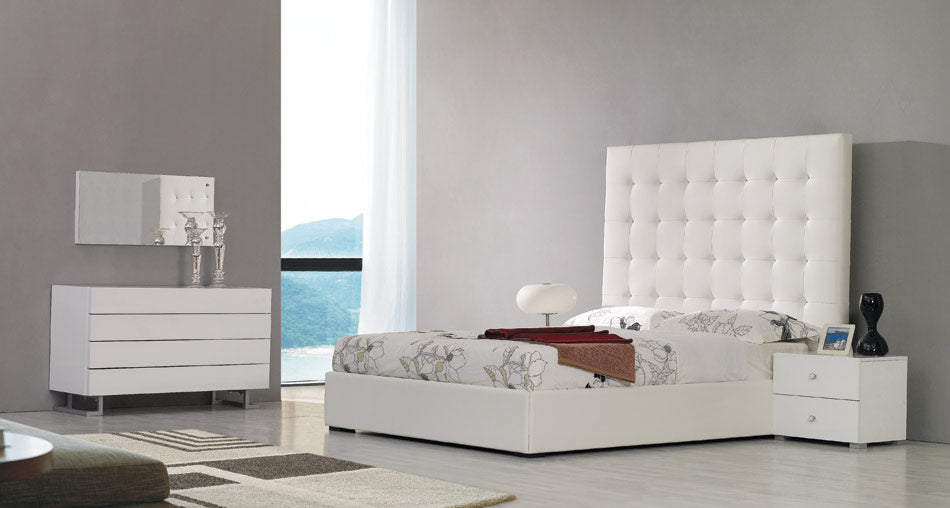 Lyrica White Leatherette With Crystals Bed