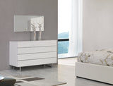 Lyrica White Leatherette With Crystals Bed