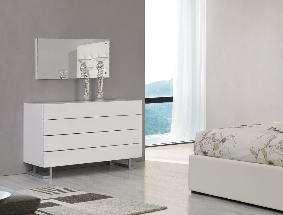 Lyrica White Leatherette With Crystals Bed
