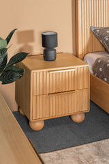 Queen Winters Modern Natural Oak Bedroom Set